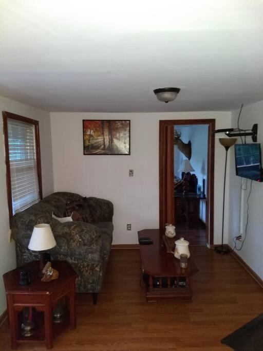 Rustic Quaint Cabin In The Woods--Pets Welcomed Dunnsville Bagian luar foto